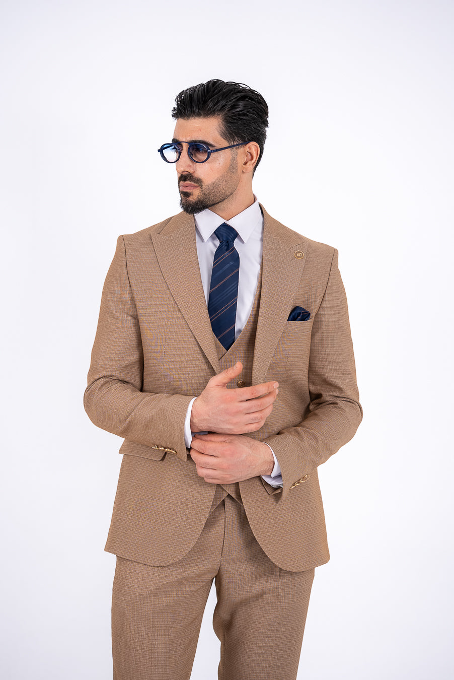 Costum Barbatesc, 3 piese, Sacou, Vesta si Pantalon, Textura Punctata, Caramel PG0023