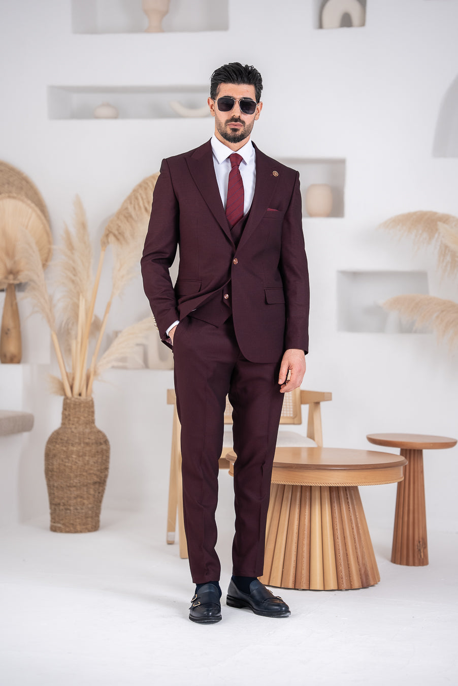 Costum Barbatesc, 3 piese, Sacou, Vesta si Pantalon, Textura Punctata, Bordo PG0034