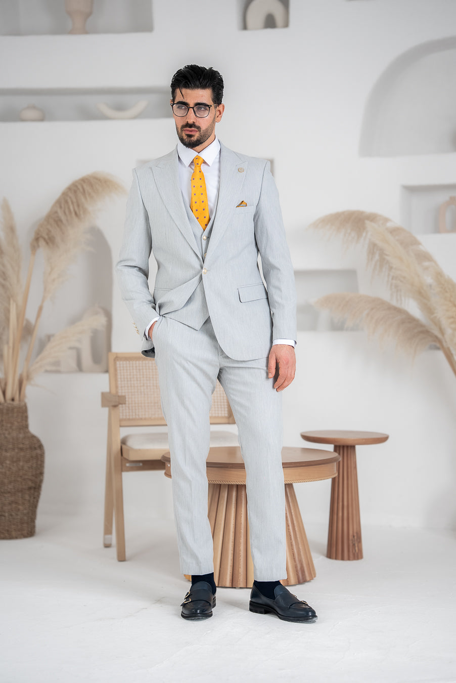 Costum Barbatesc, 3 piese, Sacou, Vesta si Pantalon, Material Texturat Ca De In, Gri Deschis PG0042