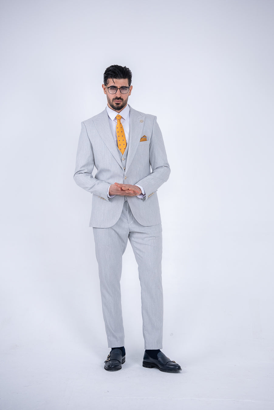 Costum Barbatesc, 3 piese, Sacou, Vesta si Pantalon, Material Texturat Ca De In, Gri Inchis PG0043