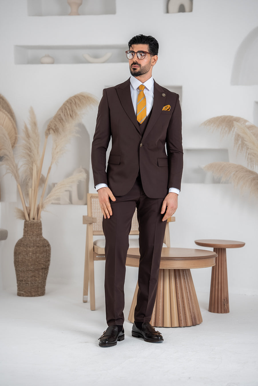 Costum Barbatesc, 3 piese, Sacou, Vesta si Pantalon, material fin, Maro Cafea PG0054
