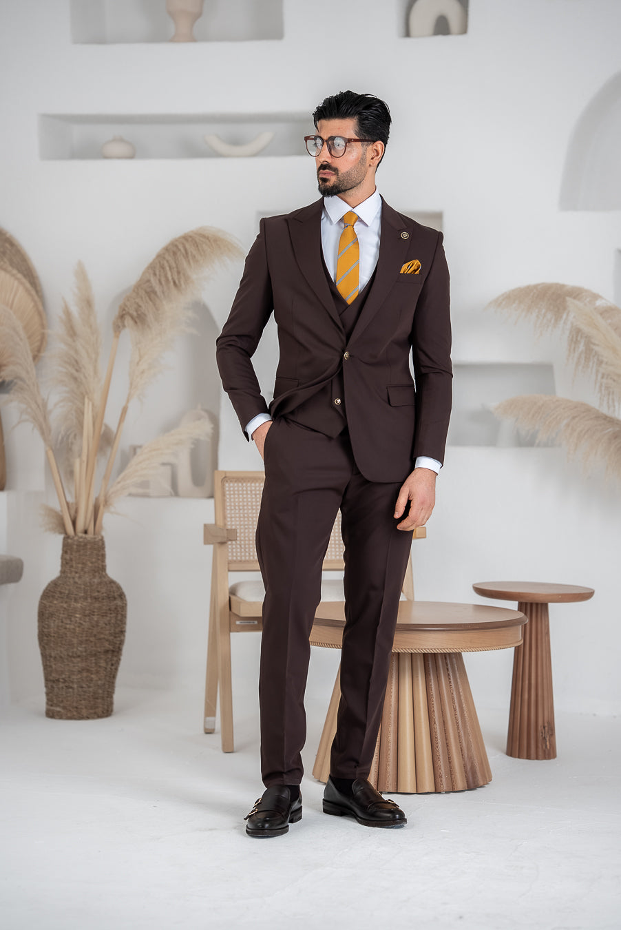 Costum Barbatesc, 3 piese, Sacou, Vesta si Pantalon, material fin, Maro Cafea PG0054