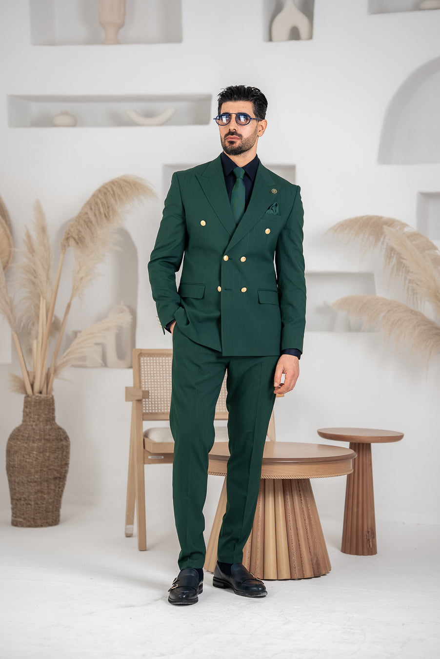 Costum Barbatesc, 2 piese, Sacou si pantalon, Material Fin, Nasturi Aurii, Verde Smarald PG0070