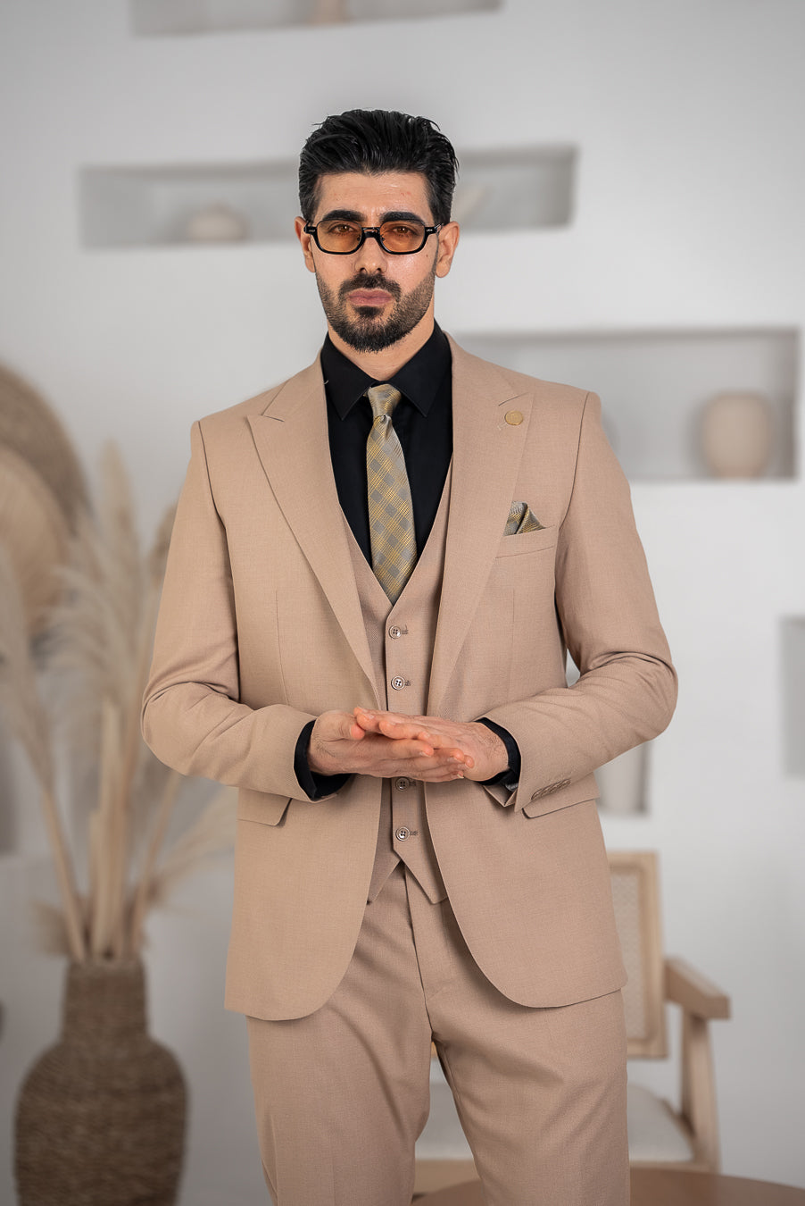 Costum Barbatesc, 3 piese, Sacou si Vesta si Pantalon, Material Texturat, Nasturi din Plastic, Bej Inchis PG0085