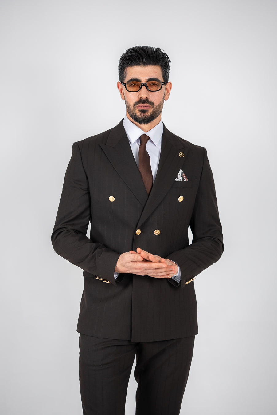 Costum Barbatesc, 2 piese, Sacou si pantalon, Material Fin, Nasturi Aurii, Maro PG0074
