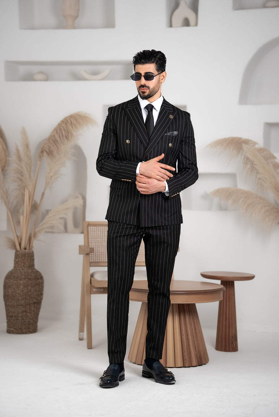 Costum Barbatesc, 2 piese, Sacou si pantalon, Material Fin, Nasturi Aurii, Negru, marimi mari PG0078