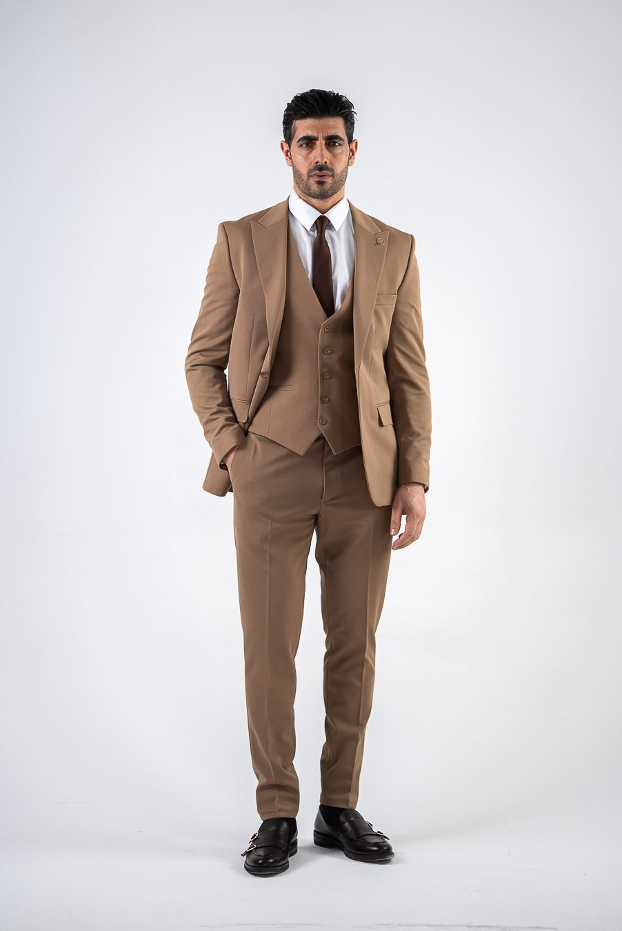 Costum Barbatesc, 3 piese, Sacou si Vesta si Pantalon,nuanta maro-tabac,PG0115