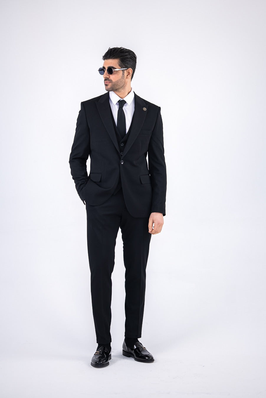 Costum Barbatesc, 3 piese, Sacou si Vesta si Pantalon,culoarea negru intens,marimi mariPG0150
