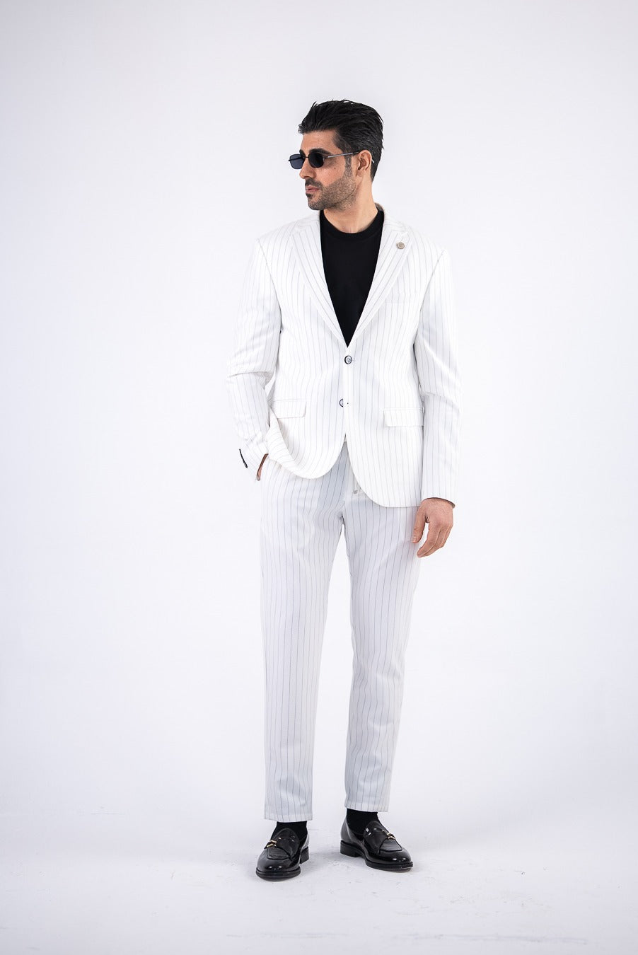 Costum barbatesc de vara, 2 piese, pantalon si sacou, culoarea alb perlat cu dungi fine,PG0152
