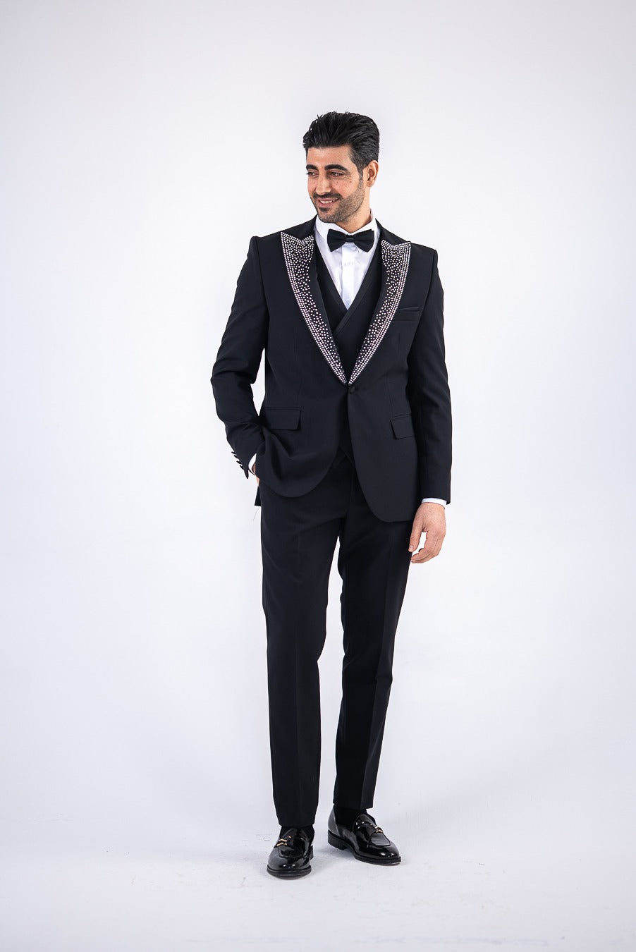 Costum elegant de ceromonie, 4 piese, sacou,vesta,papion si pantalon,detalii cu pietre,PG0156