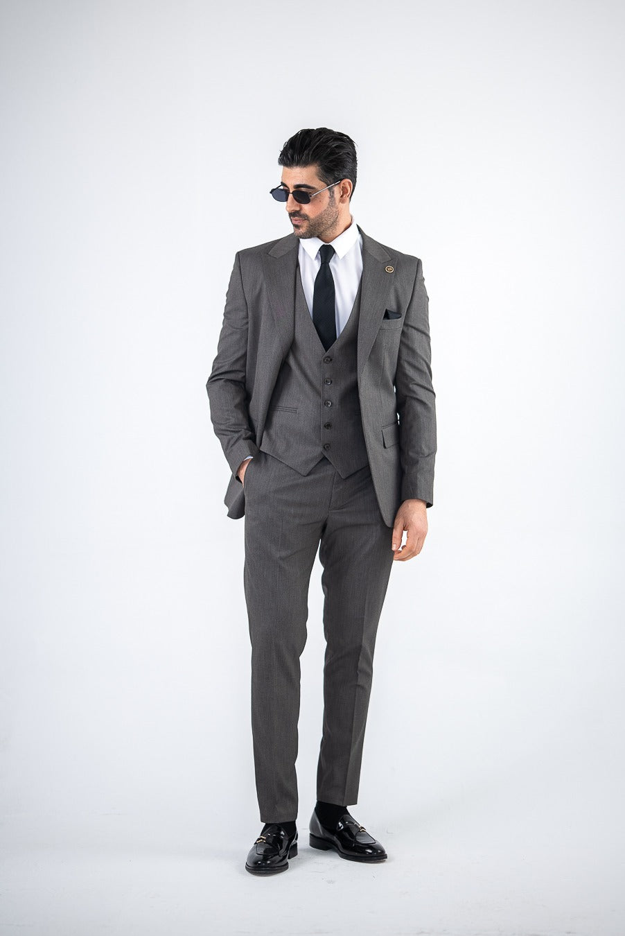Costum Barbatesc, 3 piese, Sacou si Vesta si Pantalon,culoarea gri inchis, PG0192