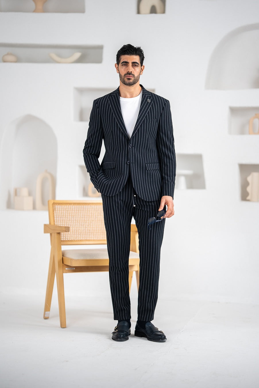 Costum barbatesc de vara, 2 piese, pantalon si sacou, culoarea bluemarin cu dungi albe,PG0203