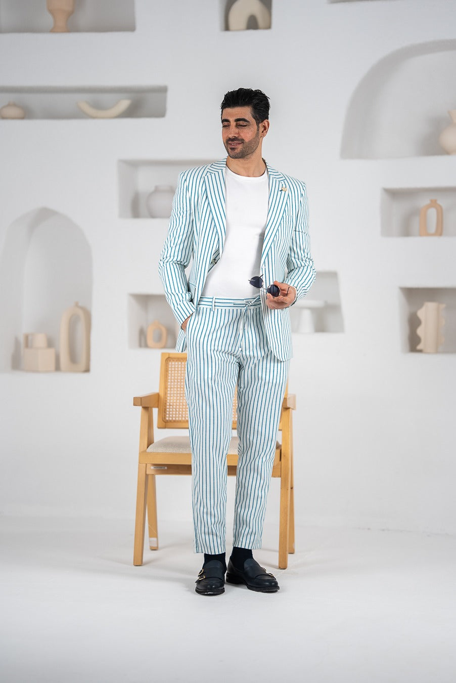Costum barbatesc de vara, 2 piese sacou si pantalon, nuanta  Verde Mint cu dungi, PG0095