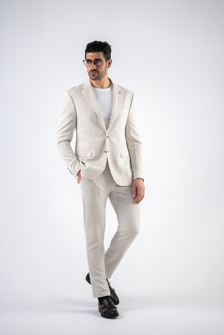 Costum barbatesc de vara, 2 piese sacou si pantalon , nuanta crem, PG100