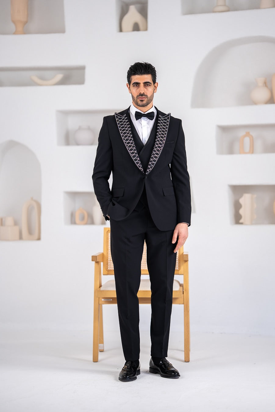 Costum elegant de ceromonie, 4 piese, sacou,vesta,papion si pantalon,detalii cu pietre,PG0158