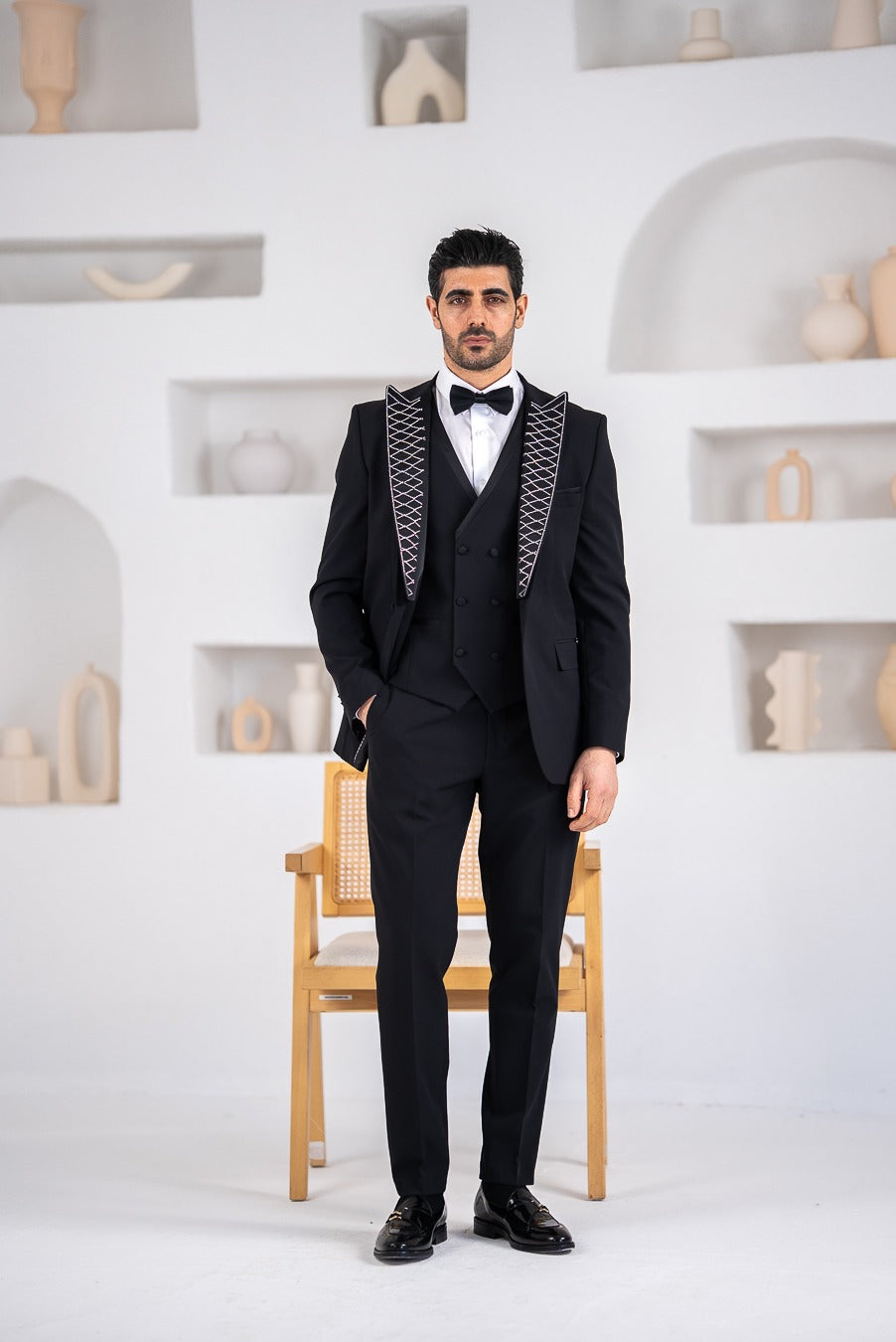 Costum elegant de ceromonie, 4 piese, sacou,vesta,papion si pantalon,detalii cu pietre,PG0158