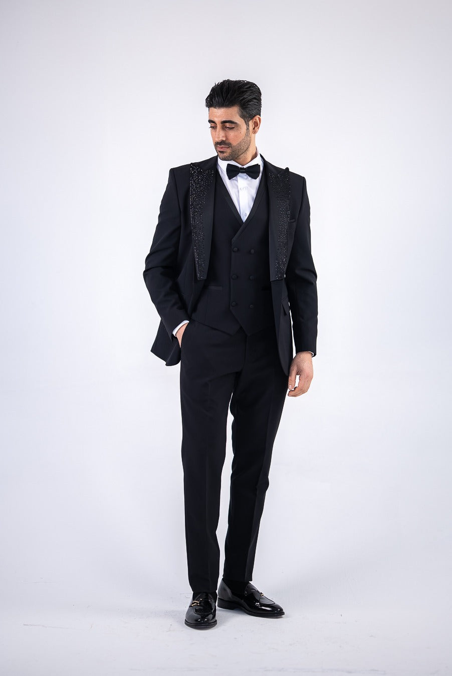 Costum elegant de ceromonie, 4 piese, sacou,vesta,papion si pantalon,detalii cu pietre,PG0162