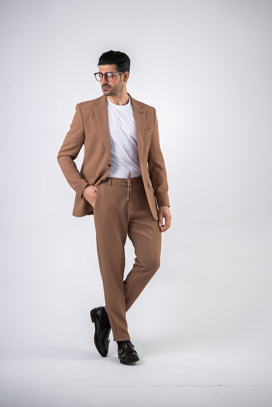 Costum barbatesc de vara, 2 piese, pantalon si sacou, culoarea maro-scortisoara,PG0178