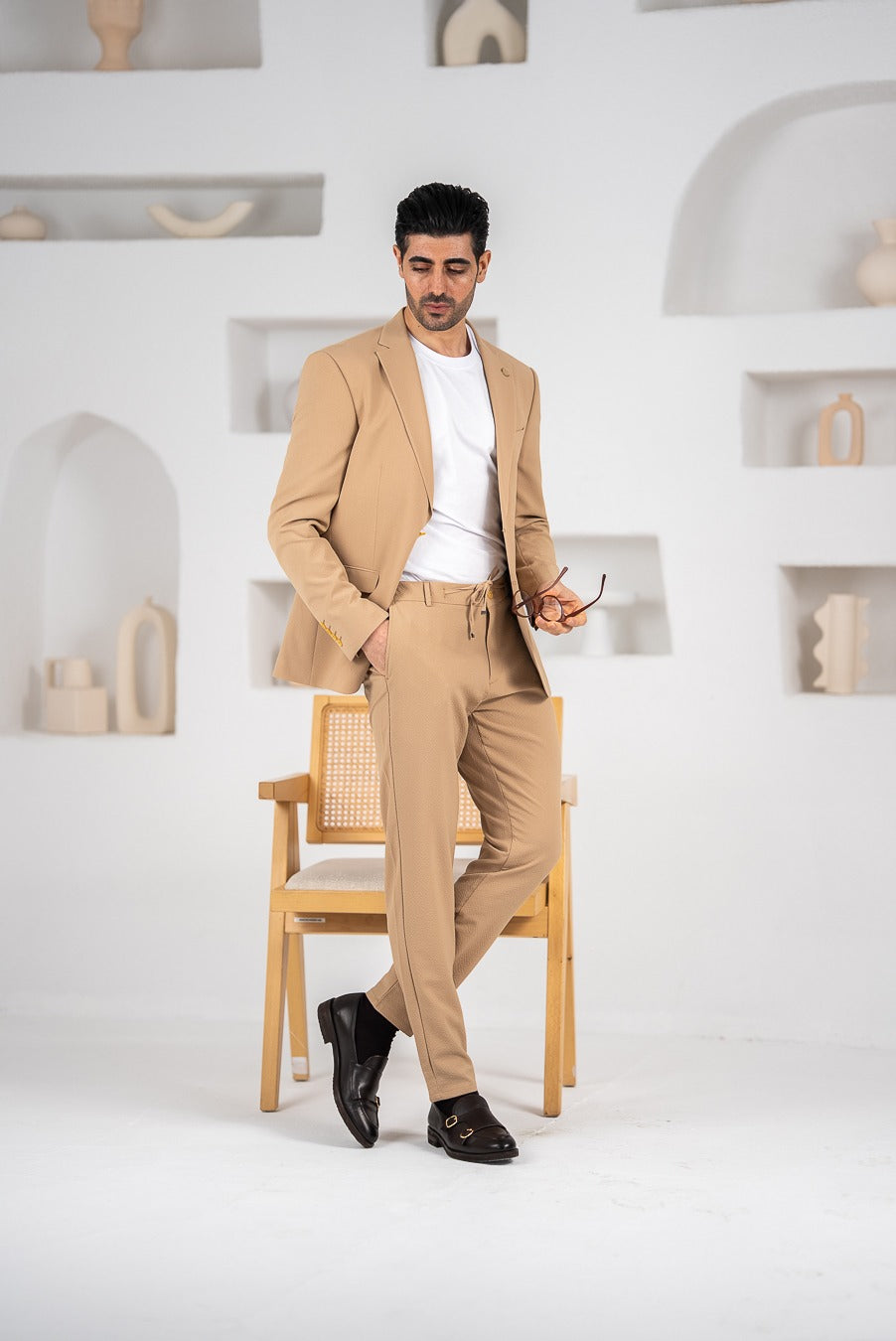 Costum barbatesc de vara, 2 piese, pantalon si sacou, culoarea bej-camel,PG0179