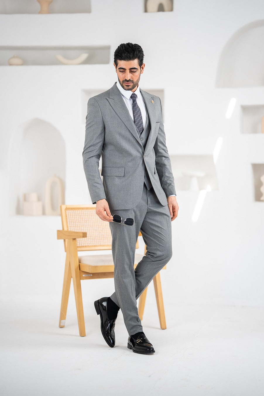 Costum Barbatesc, 3 piese, Sacou si Vesta si Pantalon,culoarea gri deschis,PG0194